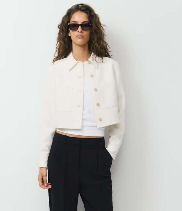 Aritzia Jackets & Blazers - Aritzia Little Cropped Jacket Crepette in Light Birch Size 2XS